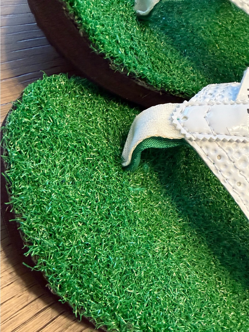 Reef Mulligan II Golf Flip Flops Sandals Turf Grass Bottle Opener Mens SZ 10 - Picture 3 of 13